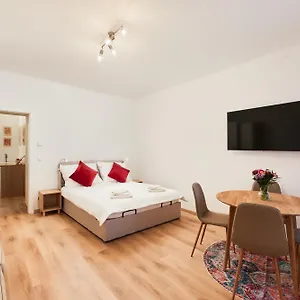 Apartment Malixa - In The Heart Of Next To Metro, Wien